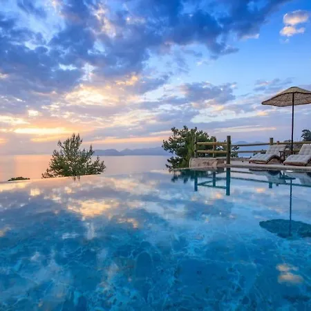 Unique Sea View Vila